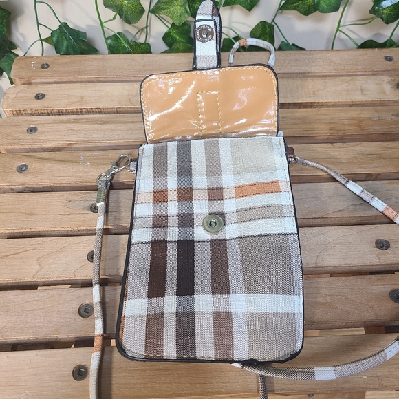 Elegant Plaid Crossbody Bag with Tan Flap - Picture 2 of 8